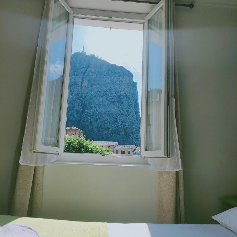 Hotel Du Levant Castellane Exterior photo